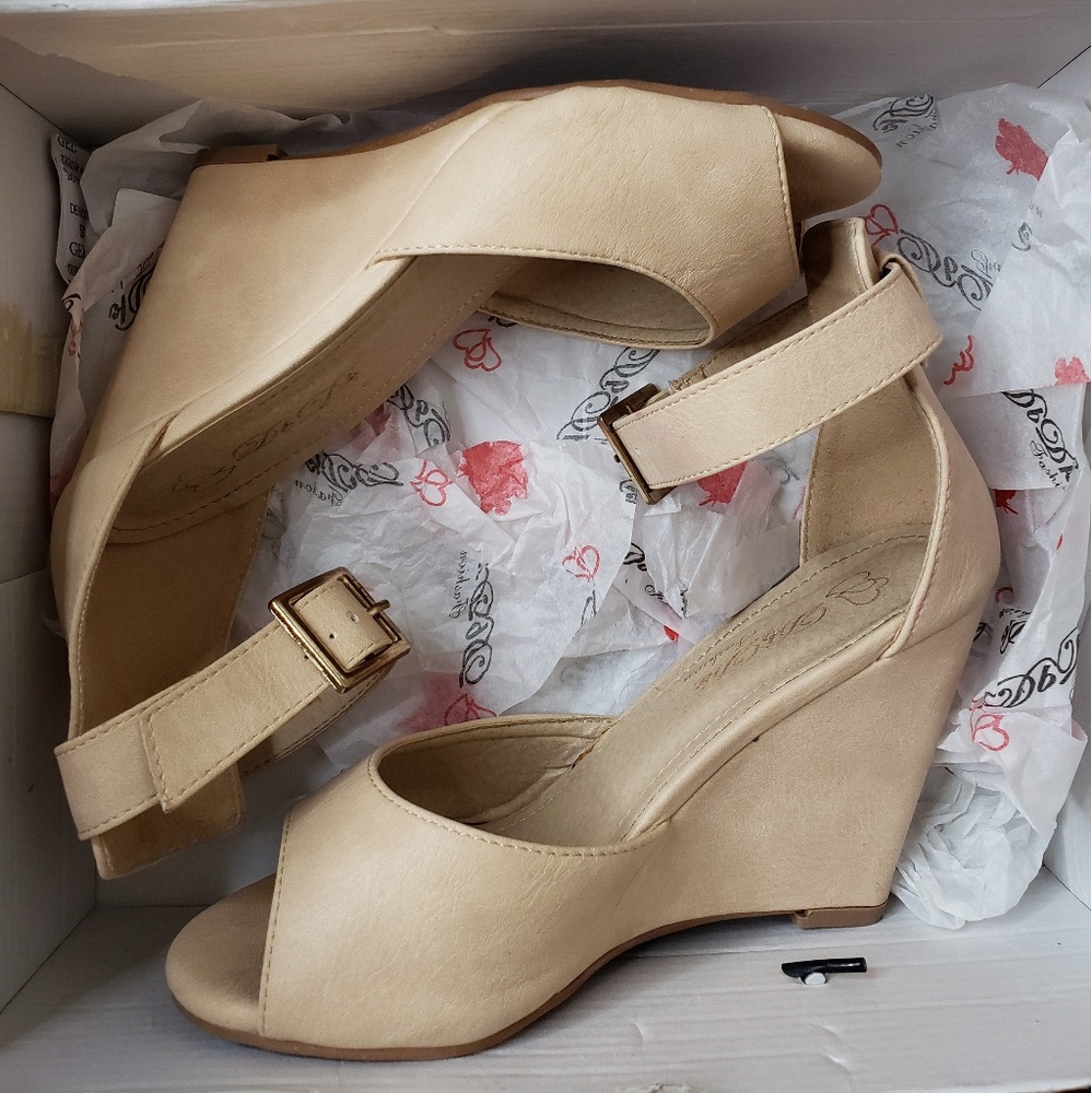 Heels - Picture 3 of 5